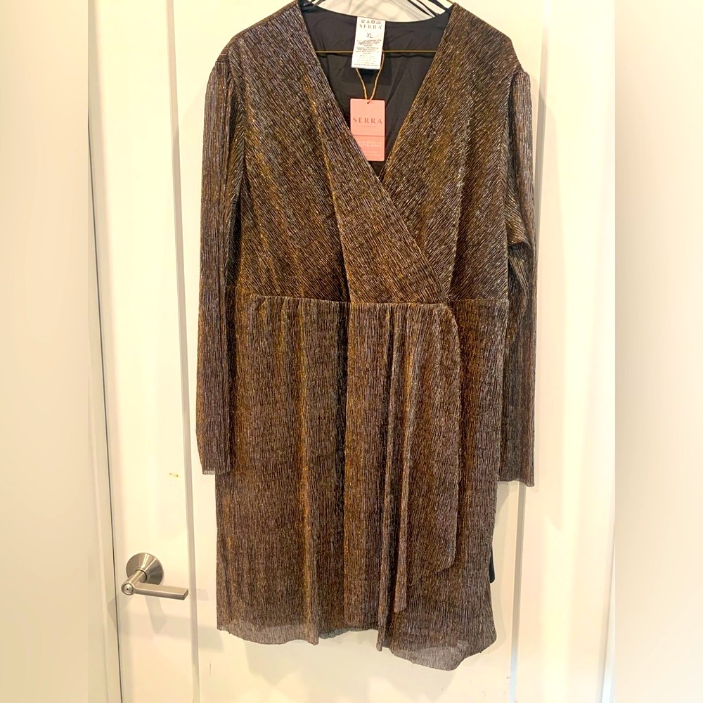 BUNDLE. NWT
Chic Gold with Black Pleated Dress